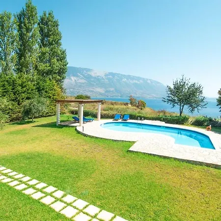 Kleismata Sleeps 4 With Pool Air Con And Wifi