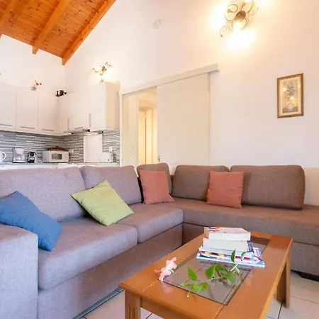 Kleismata Sleeps 4 With Pool Air Con And Wifi *