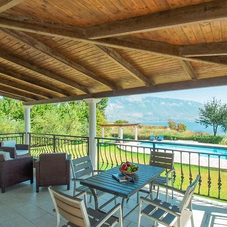 Kleismata Sleeps 4 With Pool Air Con And Wifi * Klismata